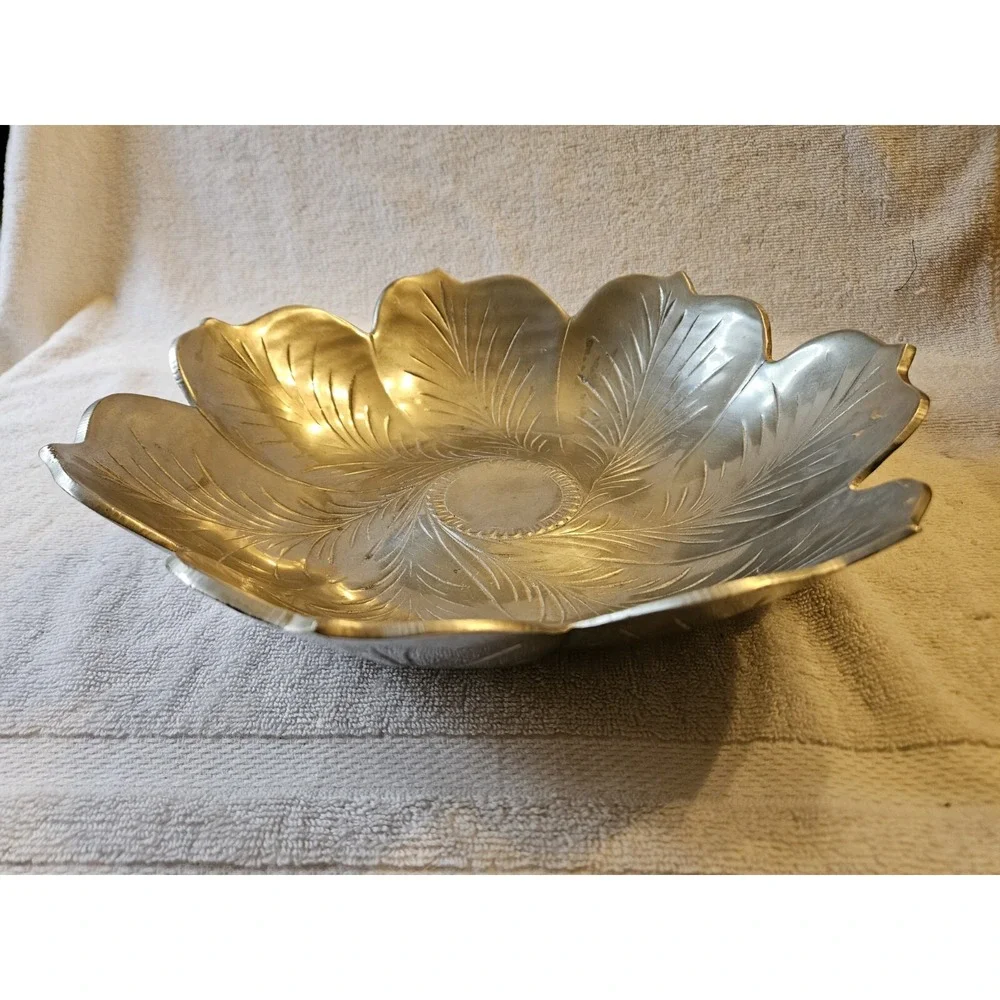 VTG Heavy Decorative Aluminum Flower-shape Bowl‎ Made in India 12 Inch